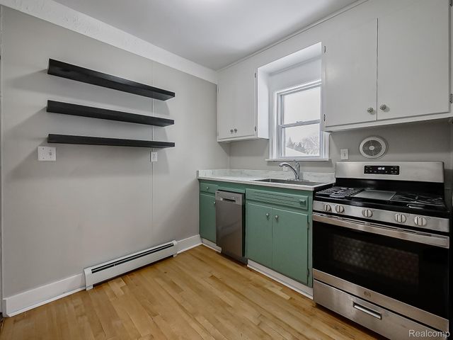 2825 Queen Street, Dearborn, MI 48124