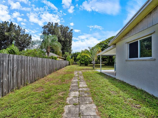 3180 Carol Avenue, Palm Springs, FL 33461