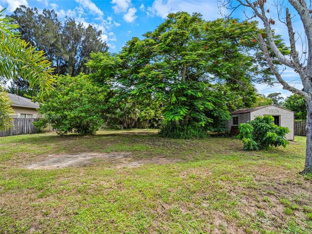 3180 Carol Avenue, Palm Springs, FL 33461