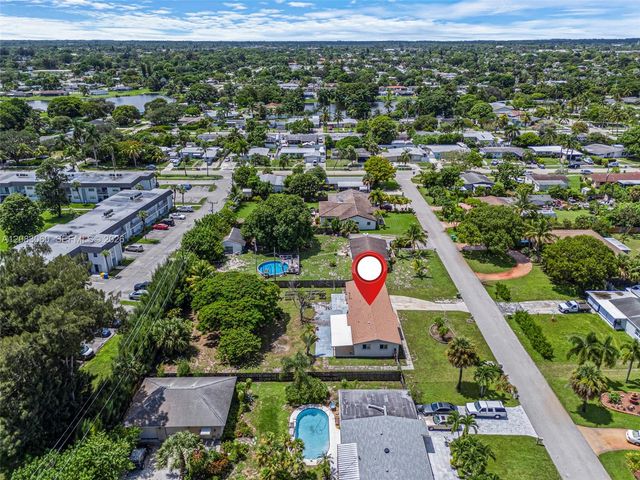 3180 Carol Avenue, Palm Springs, FL 33461