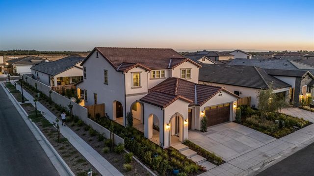 7243 W Ashcroft Avenue, Fresno, CA 93723