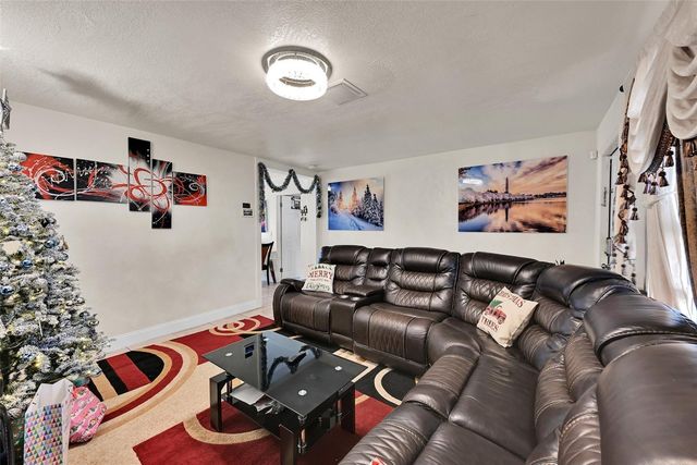 6250 SW 39th Street, Davie, FL 33314