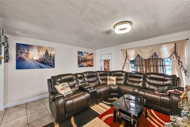 6250 SW 39th Street, Davie, FL 33314