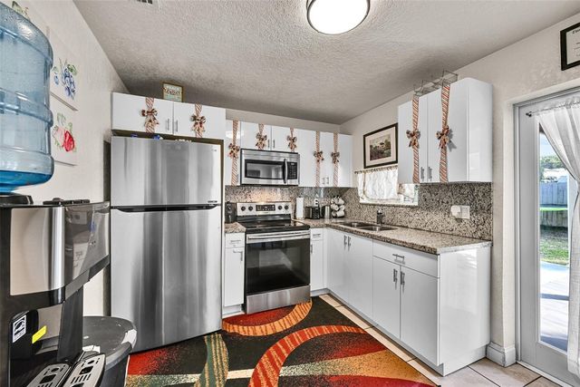 6250 SW 39th Street, Davie, FL 33314