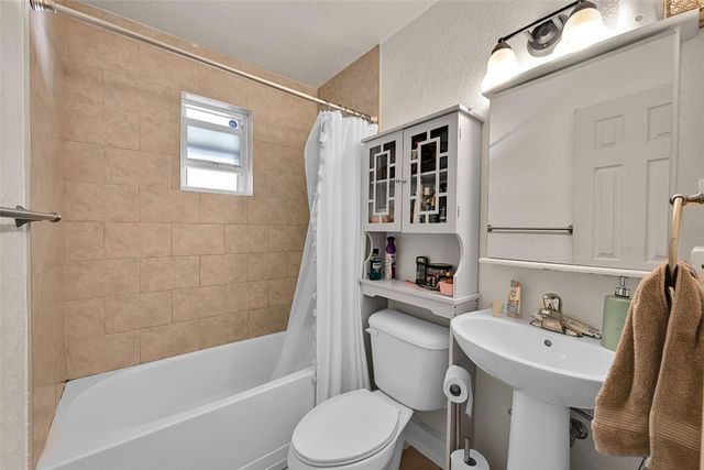 6250 SW 39th Street, Davie, FL 33314