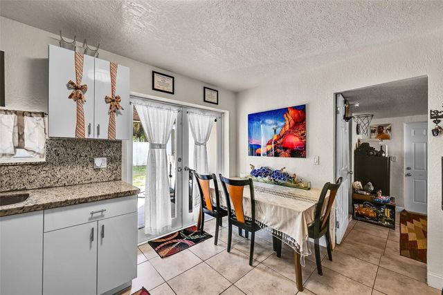 6250 SW 39th Street, Davie, FL 33314