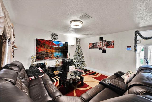 6250 SW 39th Street, Davie, FL 33314