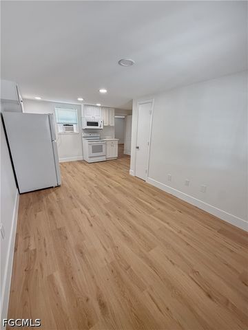 204 2nd ST 2, Fort Myers, FL 33907