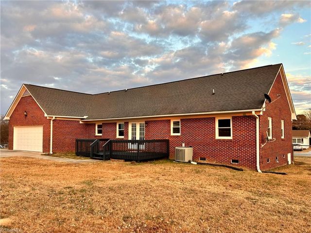 1501 Cox Court, Archdale, NC 27263