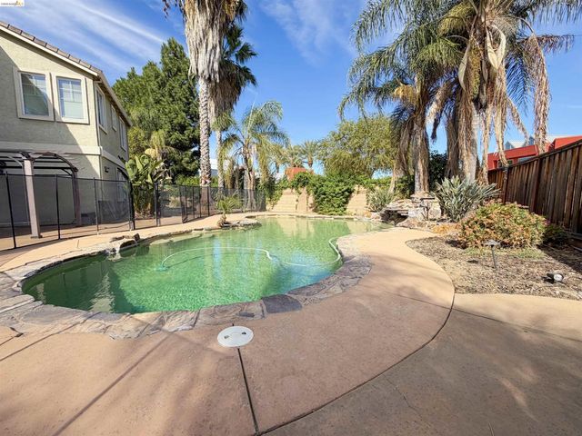 140 Treadwell Ct, Brentwood, CA 94513