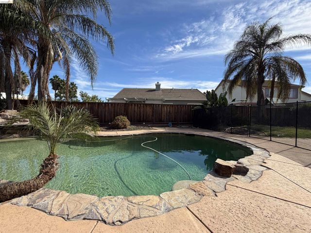 140 Treadwell Ct, Brentwood, CA 94513