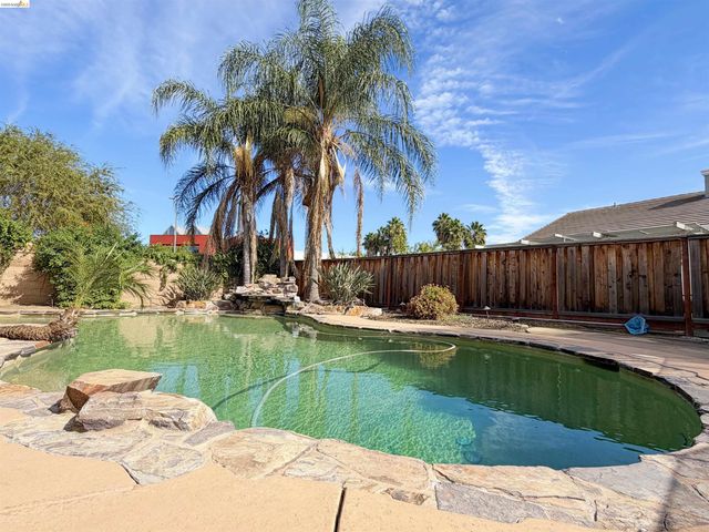 140 Treadwell Ct, Brentwood, CA 94513