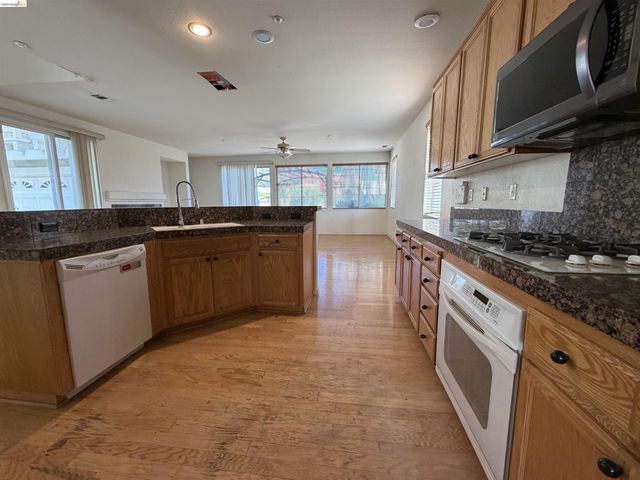 140 Treadwell Ct, Brentwood, CA 94513