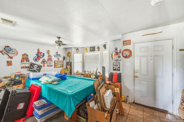 3091 County Road 357, La Vernia, TX 78121