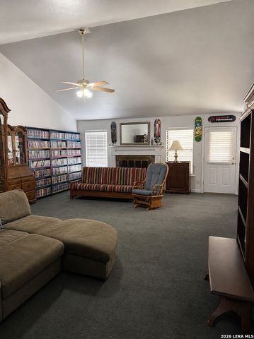 3091 County Road 357, La Vernia, TX 78121
