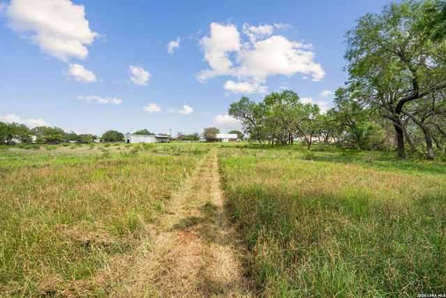 3091 County Road 357, La Vernia, TX 78121