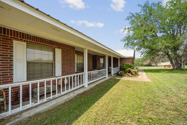 3091 County Road 357, La Vernia, TX 78121