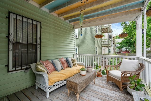 141 South St 1, Boston, MA 02130