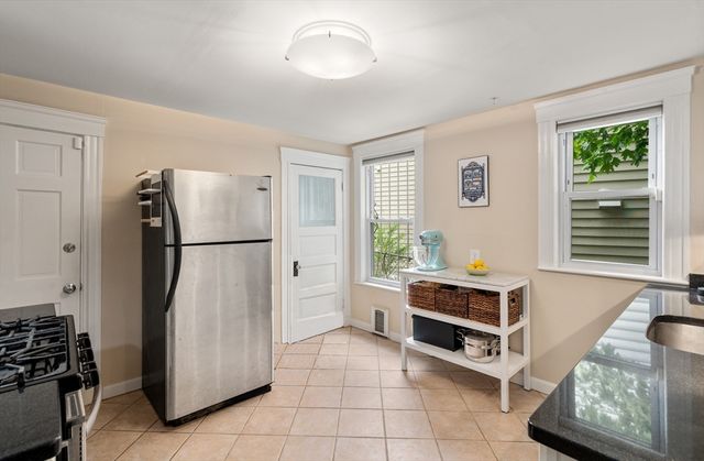141 South St 1, Boston, MA 02130