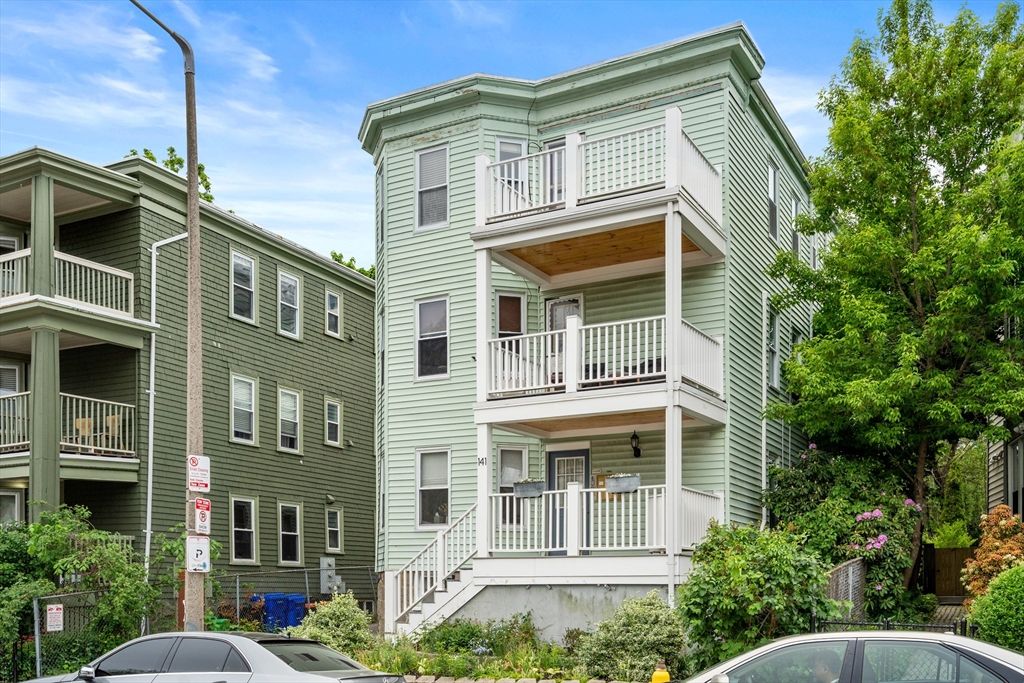 141 South St 1, Boston, MA 02130