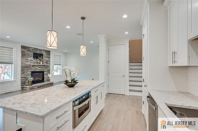 23 Dalton Place, Edison, NJ 08817