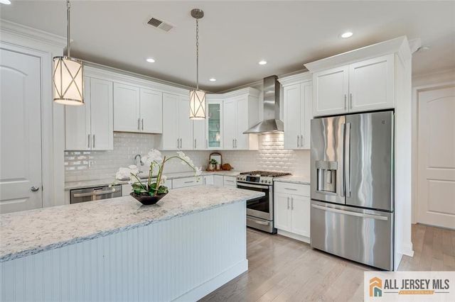 23 Dalton Place, Edison, NJ 08817