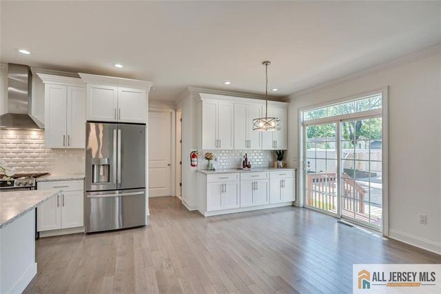 23 Dalton Place, Edison, NJ 08817