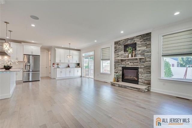 23 Dalton Place, Edison, NJ 08817
