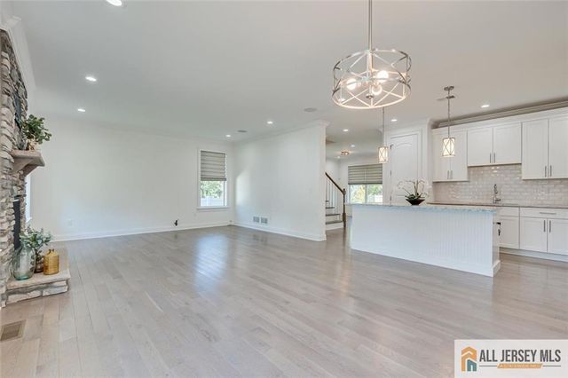 23 Dalton Place, Edison, NJ 08817