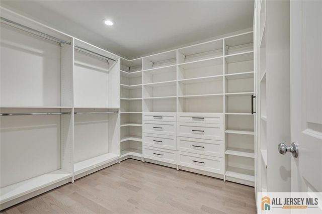 23 Dalton Place, Edison, NJ 08817