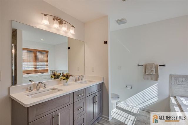 23 Dalton Place, Edison, NJ 08817