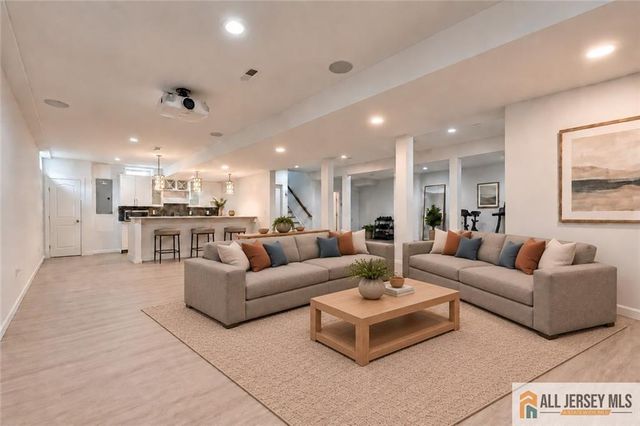 23 Dalton Place, Edison, NJ 08817