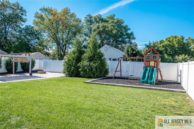23 Dalton Place, Edison, NJ 08817