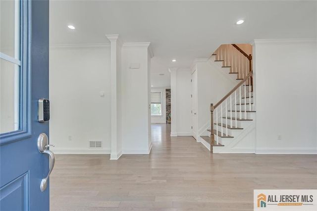 23 Dalton Place, Edison, NJ 08817