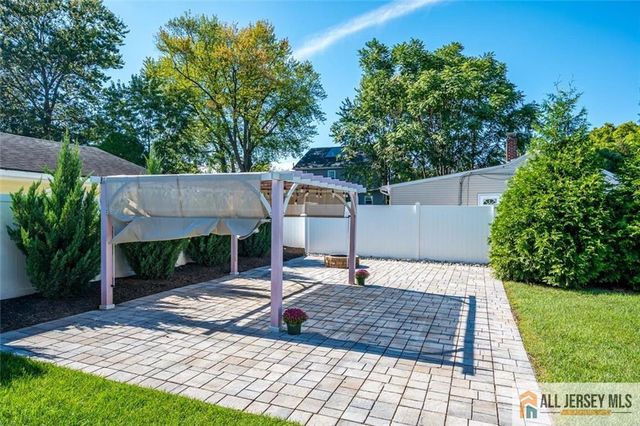 23 Dalton Place, Edison, NJ 08817