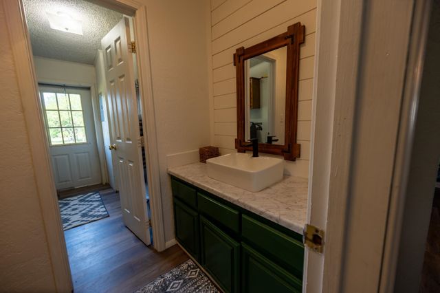 1905 SW Sunny Hills, El Dorado, KS 67042