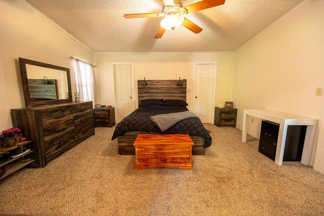 1905 SW Sunny Hills, El Dorado, KS 67042