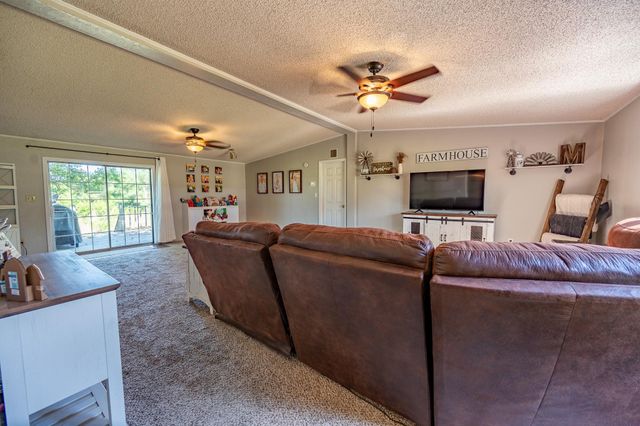 1905 SW Sunny Hills, El Dorado, KS 67042