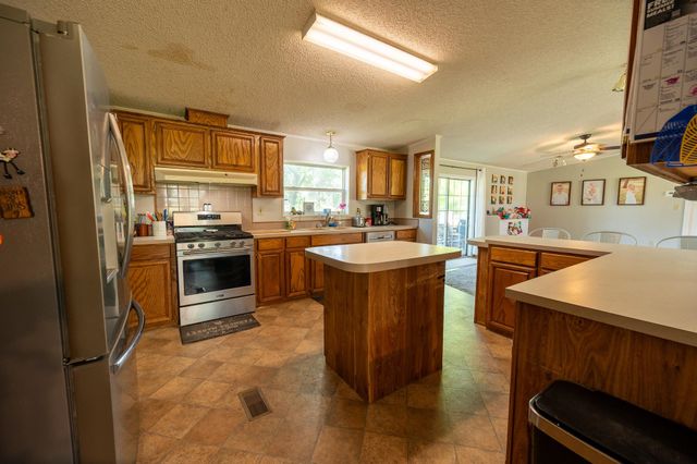 1905 SW Sunny Hills, El Dorado, KS 67042