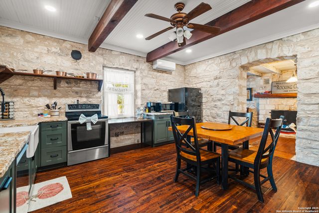 3499 us highway 290, Fredericksburg, TX 78624
