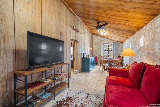 3499 us highway 290, Fredericksburg, TX 78624