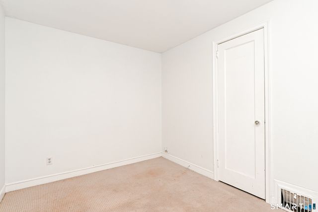 74 Hollywood Avenue, Bridgeport, CT 06606