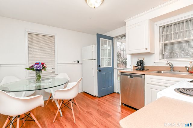 74 Hollywood Avenue, Bridgeport, CT 06606