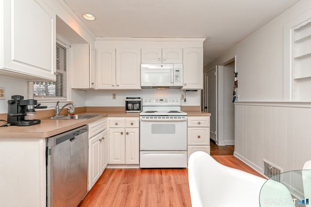 74 Hollywood Avenue, Bridgeport, CT 06606