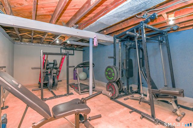 74 Hollywood Avenue, Bridgeport, CT 06606