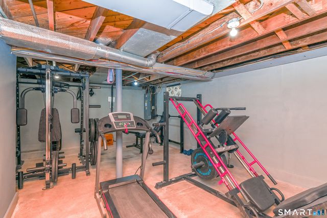 74 Hollywood Avenue, Bridgeport, CT 06606