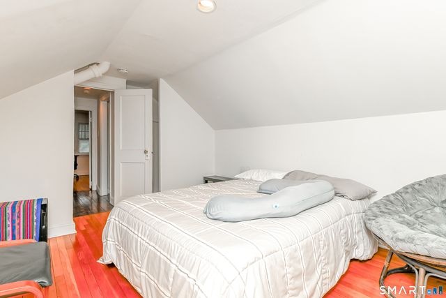 74 Hollywood Avenue, Bridgeport, CT 06606