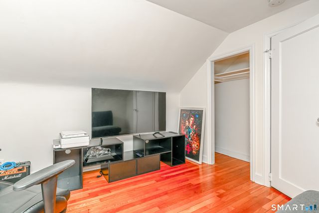 74 Hollywood Avenue, Bridgeport, CT 06606