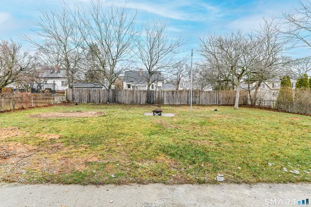 74 Hollywood Avenue, Bridgeport, CT 06606