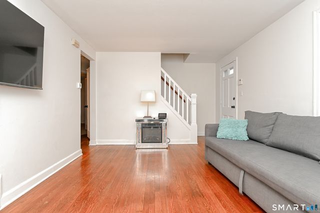 74 Hollywood Avenue, Bridgeport, CT 06606